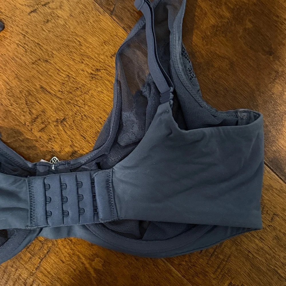 Victoria's Secret Black and Gray Lace Bras 36DDD - Picture 3 of 8